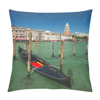 Personality  View From Gondola During The Ride Through The Canals Of Venice I Pillow Covers