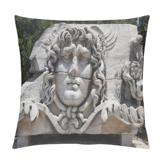 Personality  Medusa Gorgon In Apollo Temple Pillow Covers