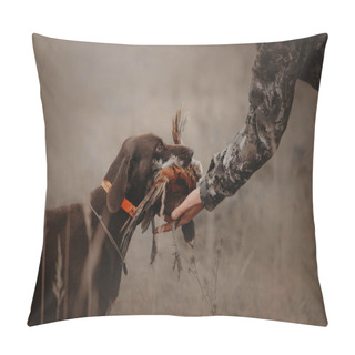 Personality  Hunting Dog Gives Pheasant Game To Owner Pillow Covers