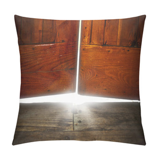Personality  White Light Under Old Door Pillow Covers