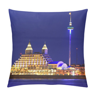 Personality  Furong Hotel Illuminated At Night Pillow Covers