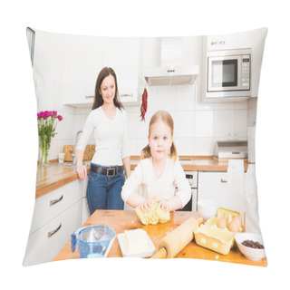 Personality  Mother And Daughter Baking Cookies Pillow Covers