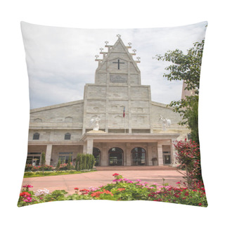 Personality  Solomon's Temple In Aizawl The Capital City Of Mizoram, This Architectural Establishment Gives An Amazing View Of Hills And The Green Mizoram In North-east India Pillow Covers