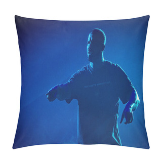 Personality  Drake Perform On The Boy Meets World Tour 2017, Ziggo Dome Pillow Covers