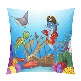 Personality  Cartoon Sea Animals With Shipwreck On The Ocean Pillow Covers