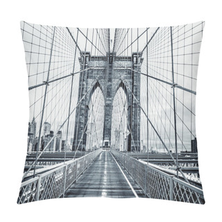 Personality  Black And White Brooklyn Bridge Pillow Covers