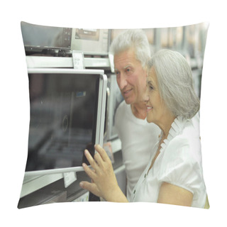 Personality  Senior Couple In Shopping Center Pillow Covers