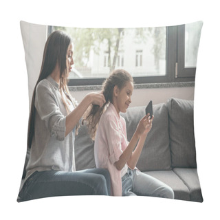 Personality  Mother Braiding Hair Of Daughter Pillow Covers