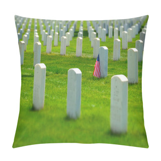 Personality  Military Cemetery In The United States With Headstones For Soldiers White Marble Rows Pillow Covers