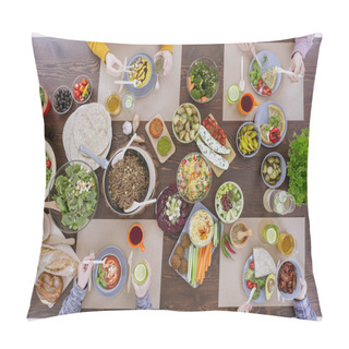 Personality  Friends Eating Vegetarian Food Pillow Covers