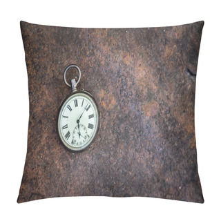 Personality  Time Goes By: Vintage Watch On A Metal Ground Pillow Covers