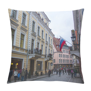Personality  Tallinn, Estonia - January 3, 2018: Central Streets Of The Old Town Of Tallinn Pillow Covers
