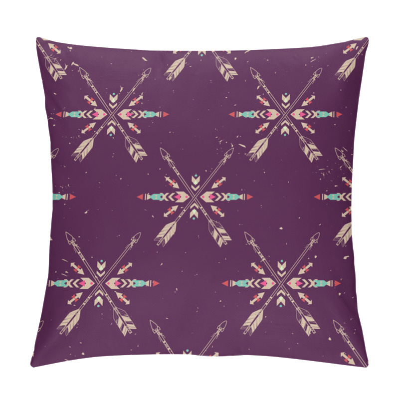Personality  Vector grunge seamless pattern with crossed ethnic arrows and tribal ornament. Boho and hippie style. American indian motifs. pillow covers