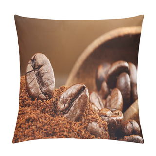 Personality  Coffee Beans Macro On A Brown Background Pillow Covers