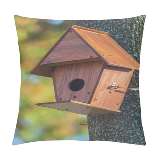 Personality  Wooden Birds House In The Tree Pillow Covers