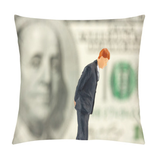 Personality  Figurine Of Loser Businessman Pillow Covers