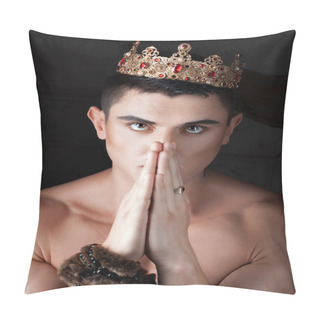 Personality  Guy Put Hands And Prays. On Head King's Crown. Pillow Covers