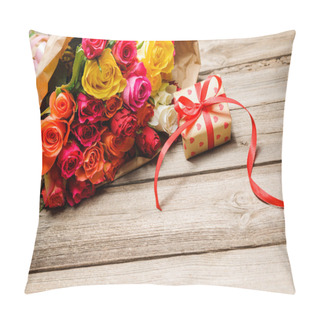 Personality  Bunch Of Roses With A Gift Box Pillow Covers