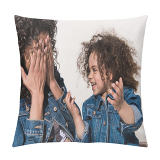 Personality  Mother Playing Hide-and-seek With Daughter Pillow Covers