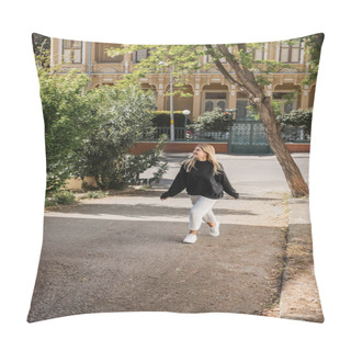 Personality  Happy Blonde Woman In Trendy Outfit Walking On Street In Turkey  Pillow Covers
