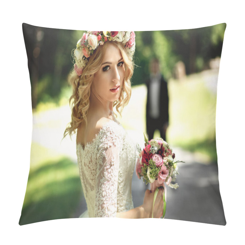 Personality  Gorgeous blonde smiling emotional bride pillow covers