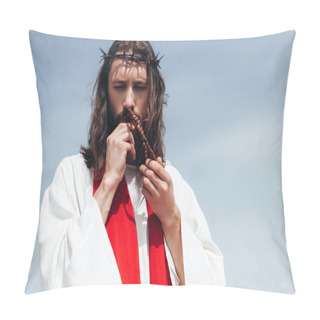 Personality  Portrait Of Jesus In Robe, Red Sash And Crown Of Thorns Kissing Rosary Against Blue Sky Pillow Covers