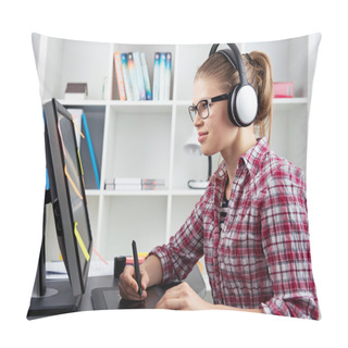 Personality  Woman Graphic Designer Pillow Covers
