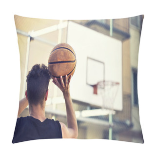 Personality  Young Basketball Player Ready To Shoot Pillow Covers