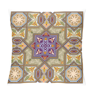 Personality  Arabesque Pattern With Detailed Ornament Pillow Covers