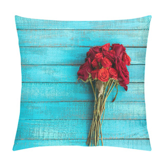 Personality  Roses Bouquet On Table Pillow Covers
