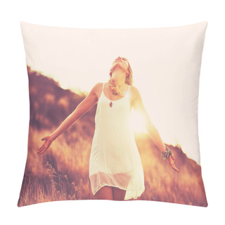 Personality  Fashion Woman At Sunset Pillow Covers