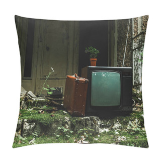 Personality  Retro Tv Near Vintage Suitcase On Green Stairs With Mold  Pillow Covers