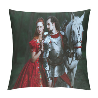 Personality  Medieval Knight With Lady Pillow Covers
