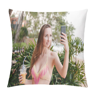 Personality  Taking Selfie Pillow Covers