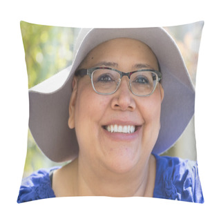 Personality Cancer Patient Wears Hat For Sun Protection Pillow Covers