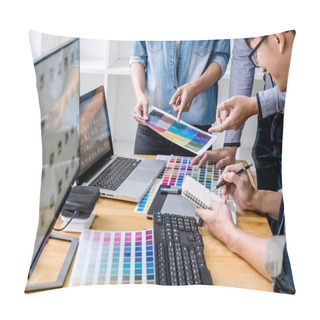 Personality  Young Creative Team Having A Meeting In Creative Office, Archite Pillow Covers