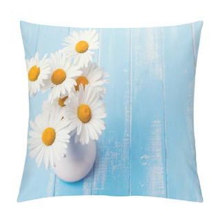 Personality  Daisies In A Vase On Blue Wooden Background Pillow Covers