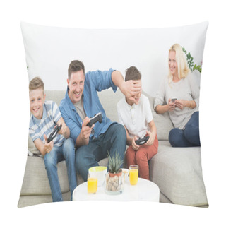 Personality  Happy Young Family Playing Videogame On TV. Pillow Covers