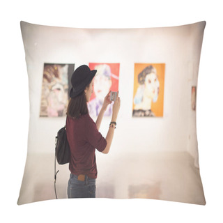Personality  Woman Visiting Art Gallery Pillow Covers