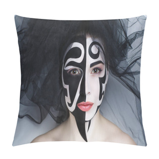 Personality  Woman Black Make Up Pillow Covers