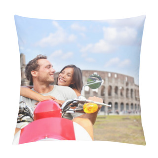 Personality  Couple On Scooter By Colosseum Pillow Covers
