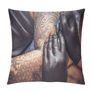 Personality  Tattooer Makes Cool Tattoo In Tattoo Studio Pillow Covers
