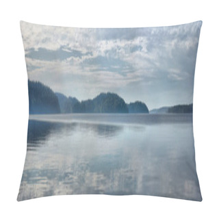 Personality  Summer Large-format Panorama Of The Big Lake With Fog At Dawn Pillow Covers