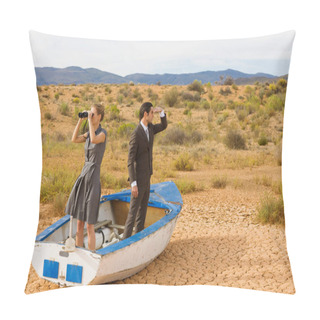 Personality  Business-couple Lost In Desert Pillow Covers