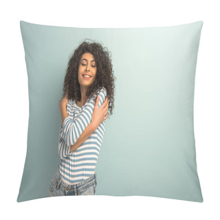 Personality  Happy Mixed Race Girl Hugging Herself While Standing With Closed Eyes On Grey Background Pillow Covers