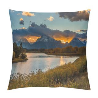 Personality  Oxbow Bend Sunset Pillow Covers