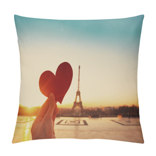 Personality  Eiffel Tower And Paper Heart Pillow Covers
