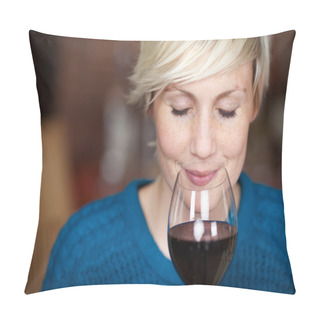 Personality  Female Customer Drinking Red Wine With Eyes Closed Pillow Covers