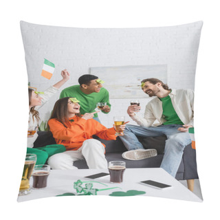 Personality  Amazed Woman Pointing At Bearded Friend With Sticky Note On Forehead While Playing Guess Who Game On Saint Patrick Day Pillow Covers