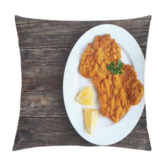 Personality  Golden Brown Classic Wiener Schnitzel On Plate Pillow Covers